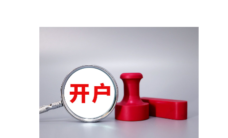 广州千人齐聚观看阅兵直播 老兵:我国军事发展日新月异