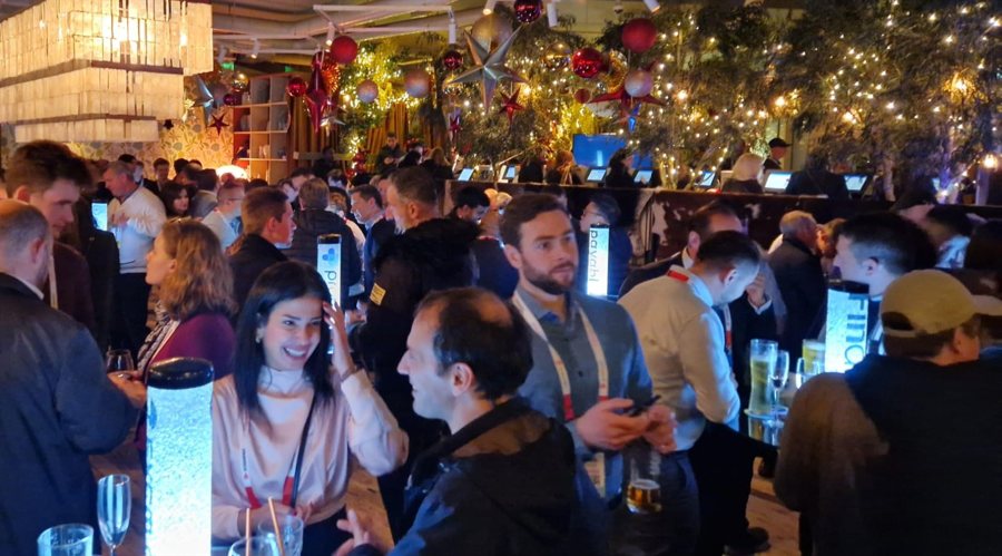 美股动态 | Sweetgreen(SG.US)股价重挫超27% 再次调低2025年业绩预期