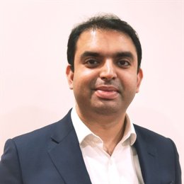 我国在用算力中心机架总规模达1085万标准机架