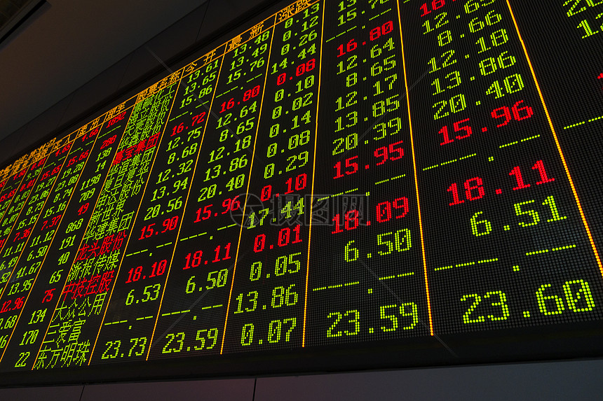 Robotaxi竞争加剧！特斯拉(TSLA.US)加快布局 优步(UBER.US)-Lucid(LCID.US)-Nuro联合发力